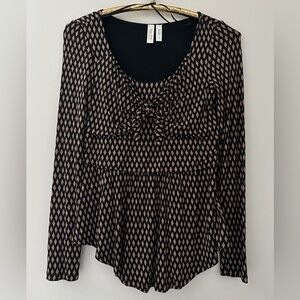 Anthropologie Meadow Rue Long Sleeve Babydoll Style Top
Tie Bow Front Womens XS